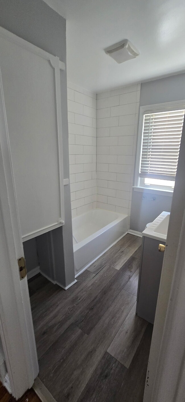 Photo - 3023 Livingston Ave