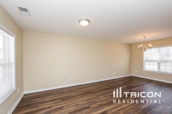 Photo - 403 Parkstone Ct