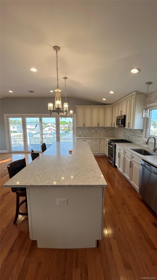 Photo - 762 Pecan St