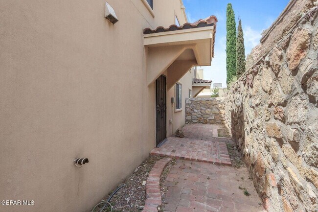 Photo - 5717 Caprock Ct