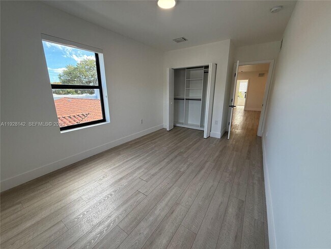 Photo - 1721 SW 13th St Unit 4