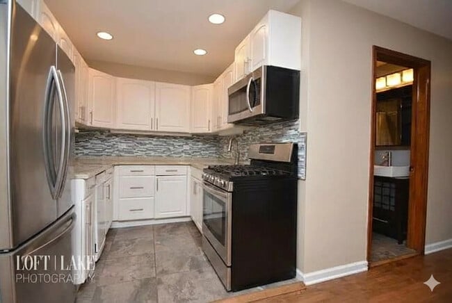 Photo - 2654 W Schubert Ave Unit 1E