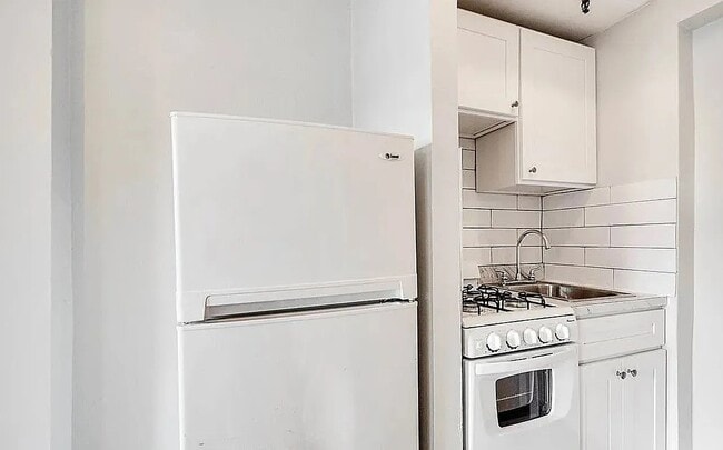 915 Sterling Pl Unit 3