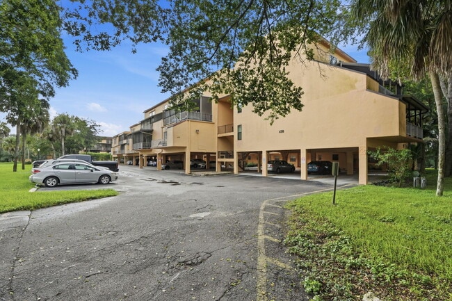 Photo - 430 Commodore Dr Unit 314