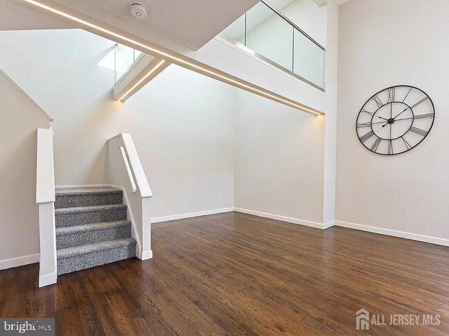 Photo - 540 Sayre Dr