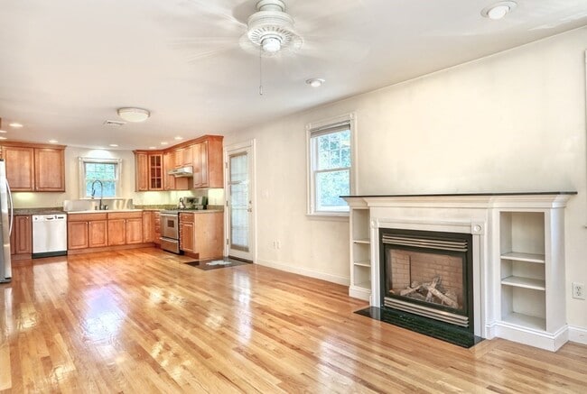 Building Photo - 277 Bunker Hill St Unit 2 Rental
