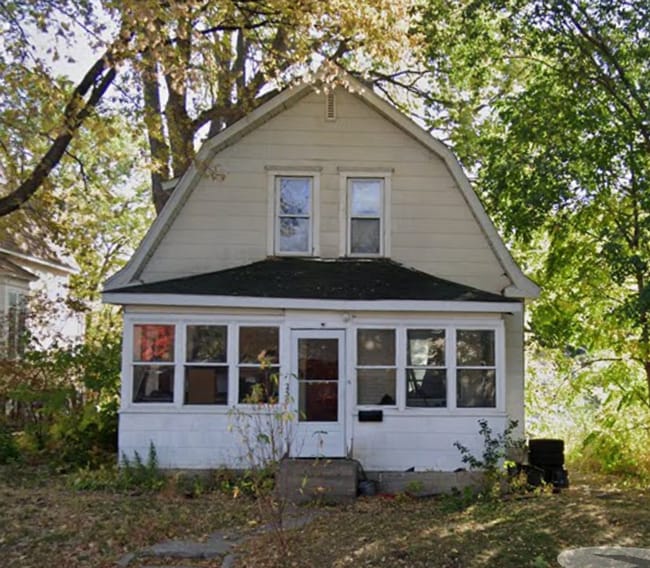 Building Photo - Newly Renovated Single Family Home - GREAT...