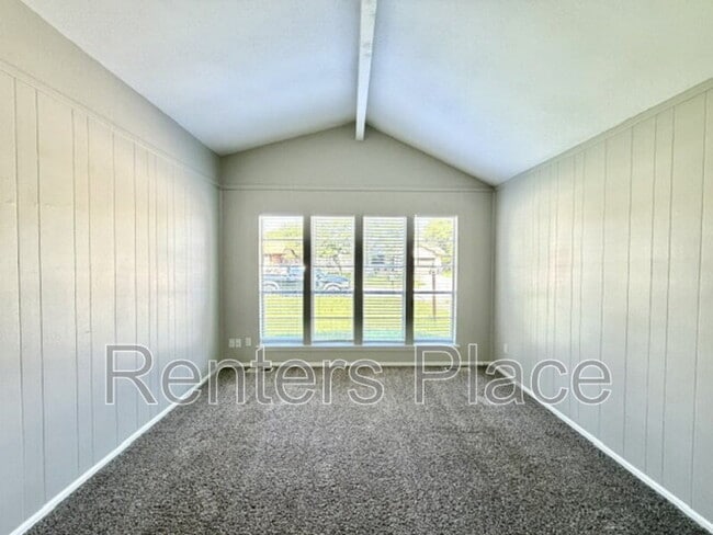 Photo - 313 N Cedar St