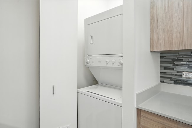 Photo - 537 N Kingsbury St