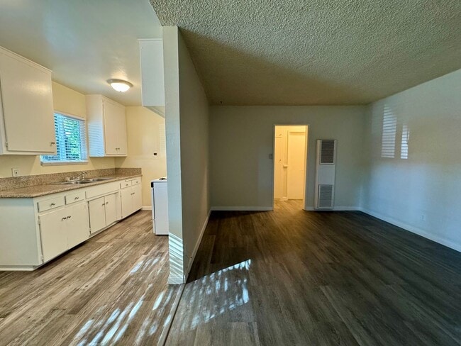 Building Photo - 2212 San Anseline Ave Unit 1