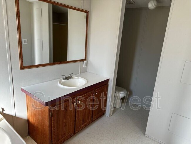 Photo - 304 Sunshine Dr