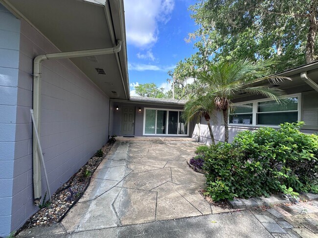 Photo - double lake front 4/2 house with swimming pool