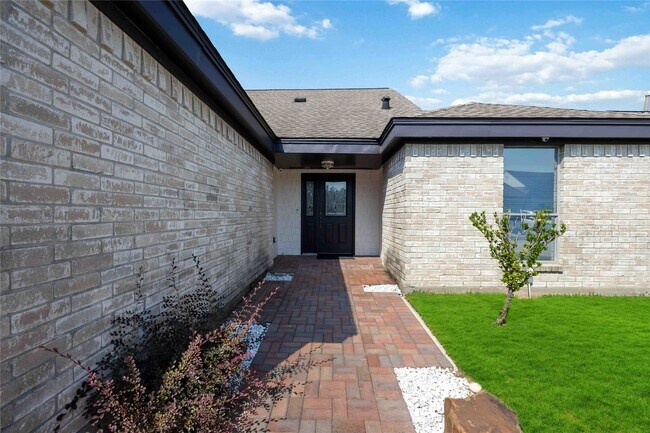 Photo - 6210 Gladewell Dr