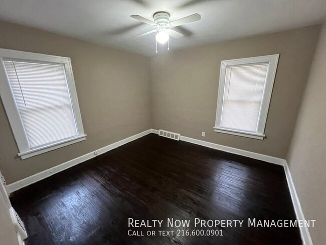 Photo - 872 Helmsdale Rd Unit 2