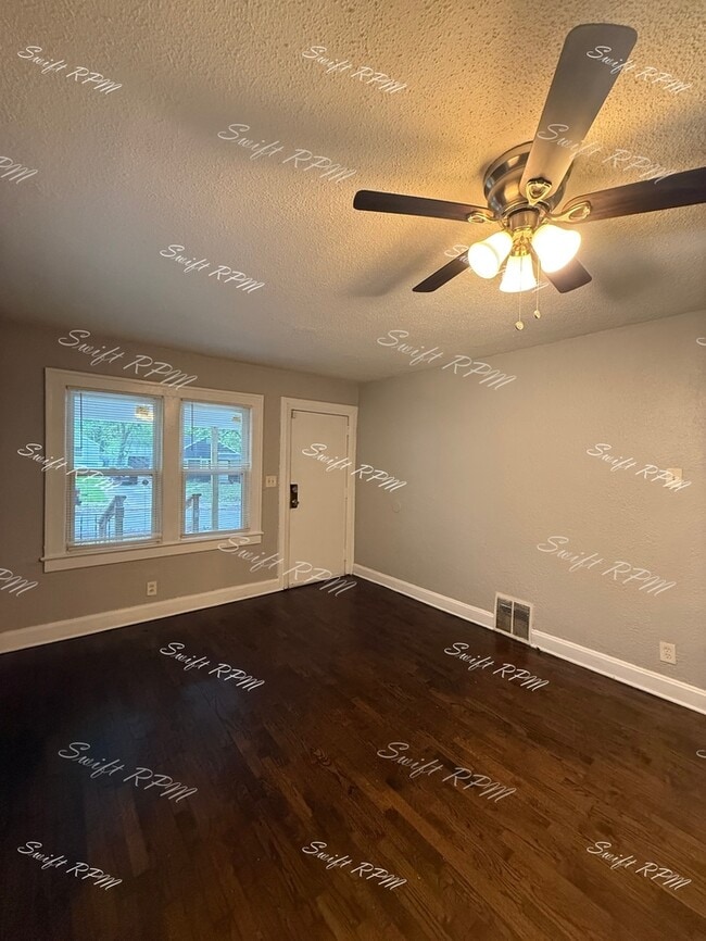 Photo - 6710 Agnes Ave