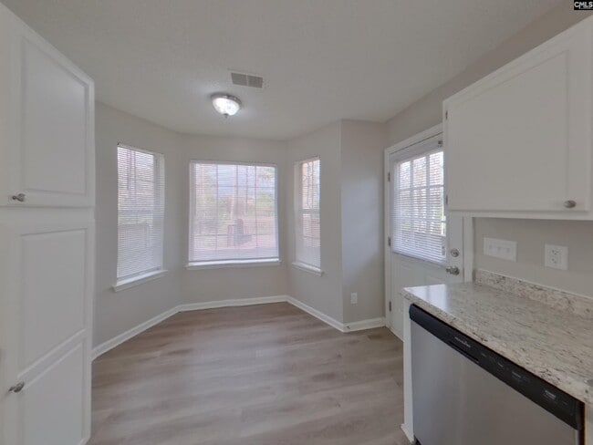 Photo - 262 Stonewood Dr