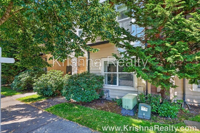 Photo - 8165 NE Wilkins St