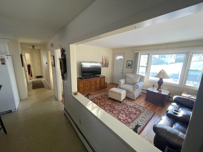 Photo - 142 Constant St