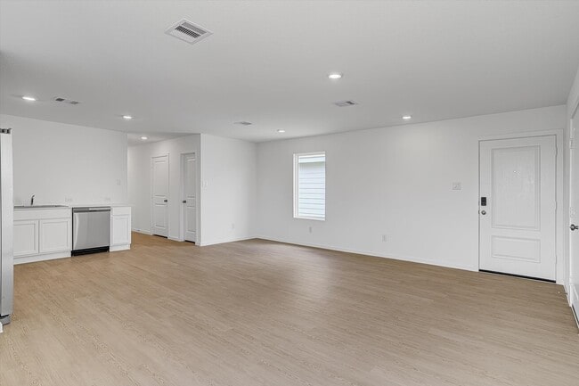 Photo - 390 LUCIA Way