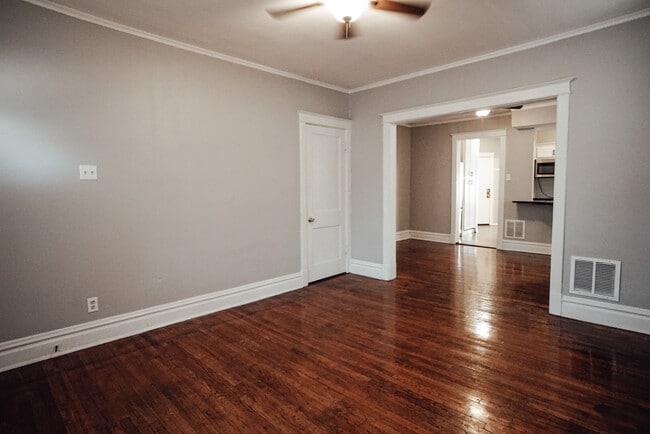 Building Photo - 4974 Chippewa St Unit 4976 1W Chippewa St