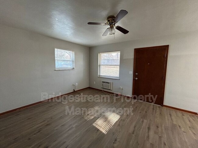 Photo - 226 E Nottingham Rd