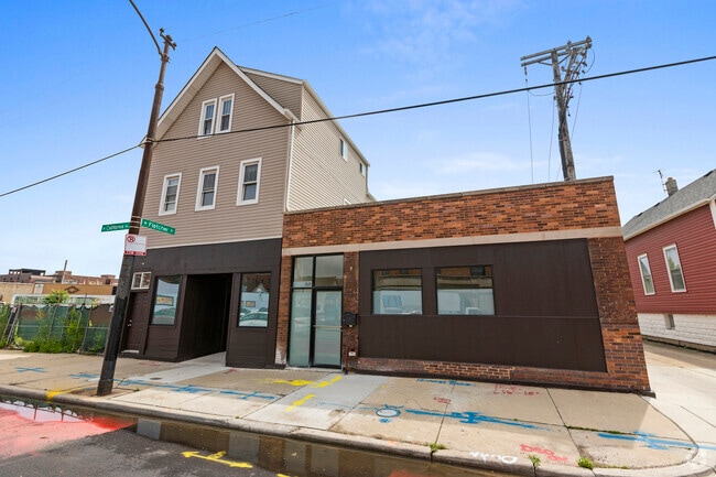 Building Photo - 3123 N California Ave Rental