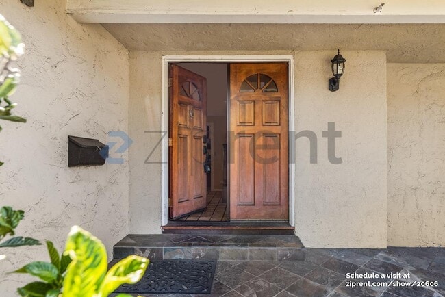 Photo - 1129 Del Cambre Dr