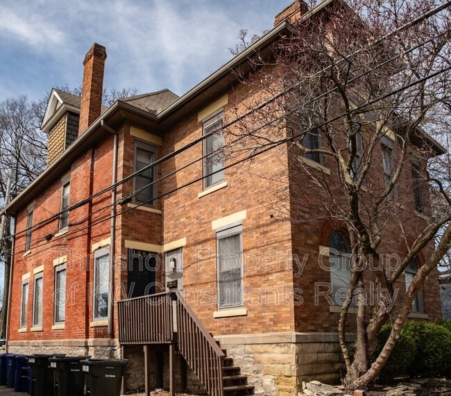 Building Photo - 1355-1357 Dennison Ave Rental