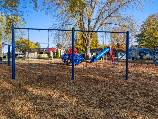 Photo - 504 W 1st St