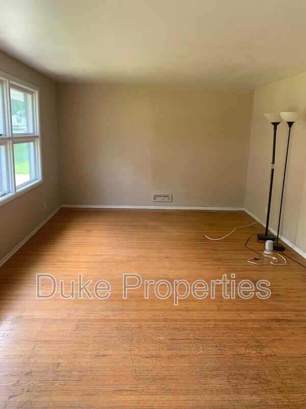 Photo - 261 Morrow Dr