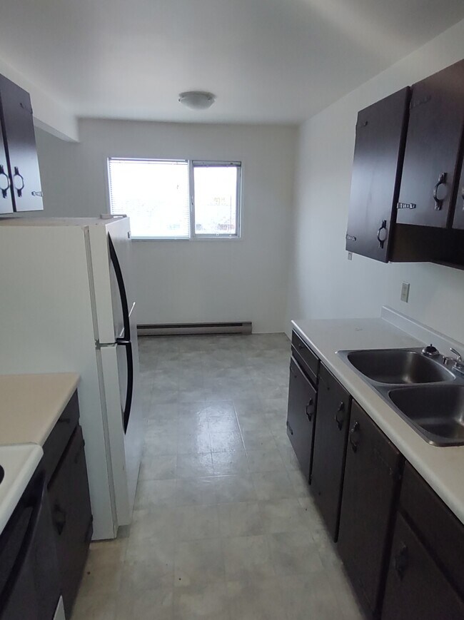 Photo - 60 Shuswap St N Unit 301