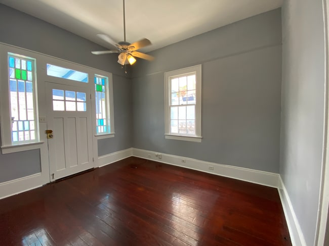 Building Photo - 2729 Onzaga St Unit 2729