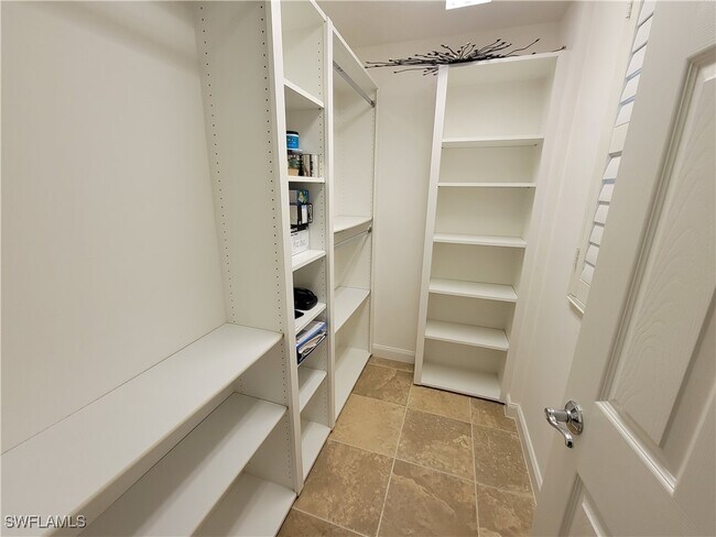 Building Photo - 28209 Jeneva Way