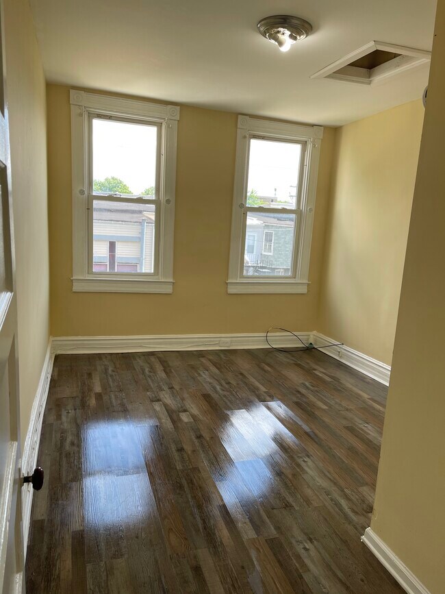 Back room - 2309 Avalon Ave