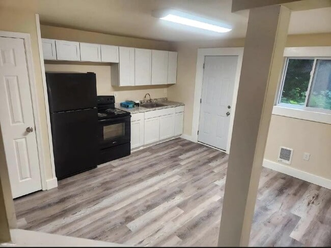 Photo - 212 S Dunlop St