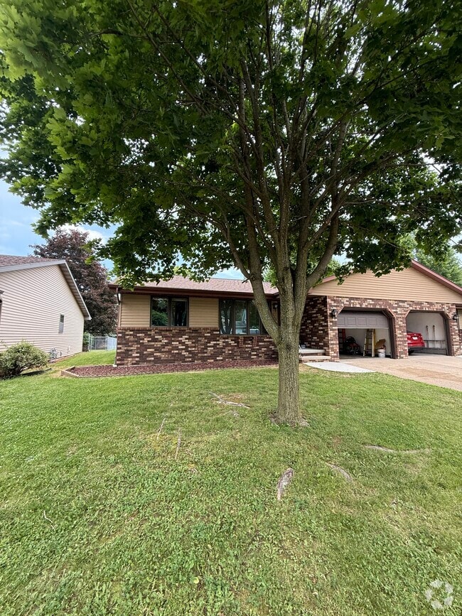 Building Photo - 510 S Kensington Dr Unit 510 S Kensington Dr Rental