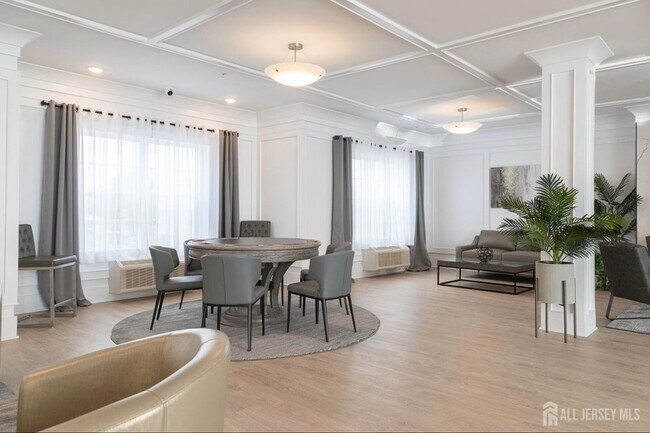 Photo - 175 Quincy Ct Unidad B-316 Rental