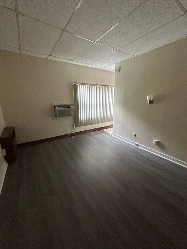 Building Photo - Affordable Second-Floor Studio Apartment –...
