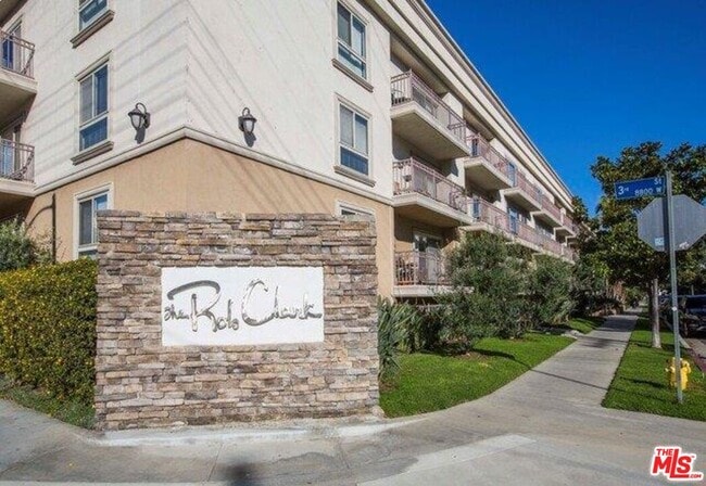 Building Photo - 141 S Clark Dr Unit 118