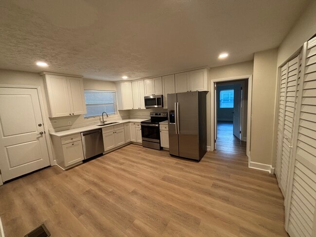 Lots of storage, washer and dryer in unit and dishwasher - 3142 Belden Cir Unit 3142