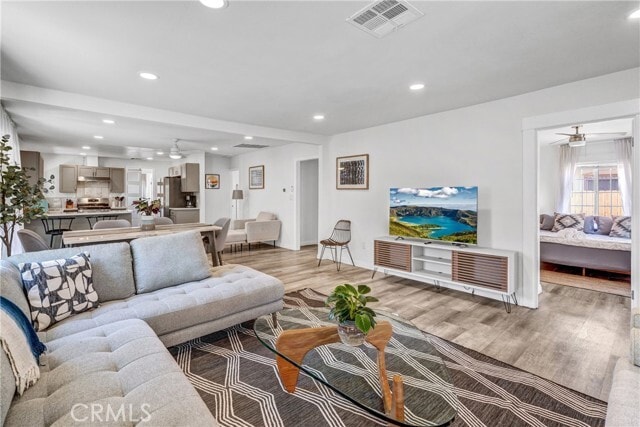 Photo - 422 W Bencamp St