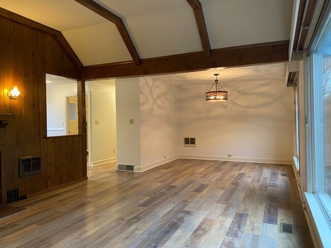 Photo - Quaint Hood River Cottage