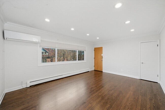 Photo - 1331 W Chase Ave Unit 3A