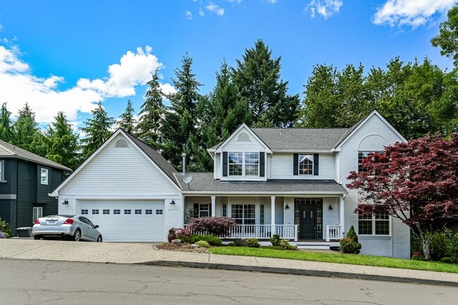 Building Photo - 3 Bed 2.5 Bth Upper Floor Unit + A/C + Fireplace + Large Deck