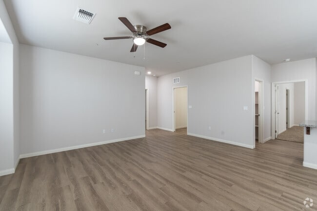 3BR, 2BA - 1,204SF