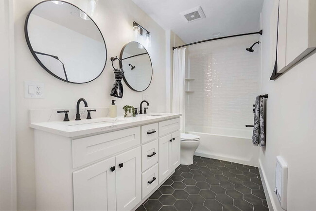 Photo - Spacious Elegance: Renovated Theatre! 3-Bedroom Condo with 2.5 Baths in Prime Medford Location! Unit 201