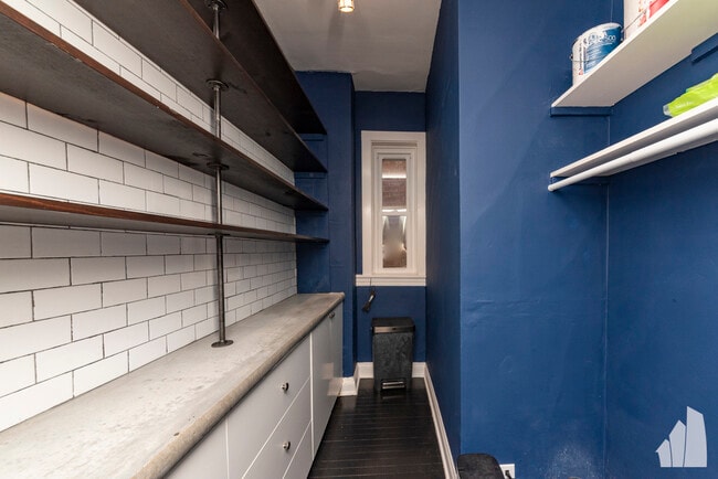 Photo - 842 W Waveland Ave Unit #  02