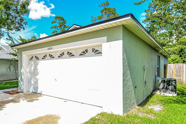 Photo - 10924 Pinewood Cove Ln