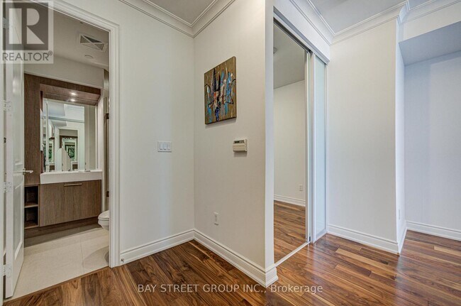 Photo - 388 Yonge St Unité 6701
