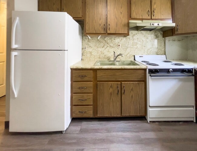 Building Photo - Charming 1-Bedroom Apartment Near Ball Sta... Unit 01